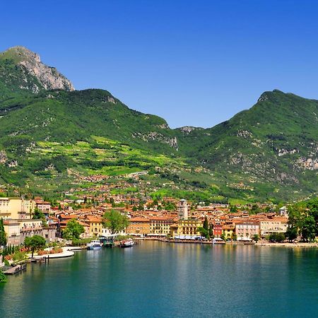 Riva Lago E Spiaggia Apartment 2 - Happy Rentals Zewnętrze zdjęcie